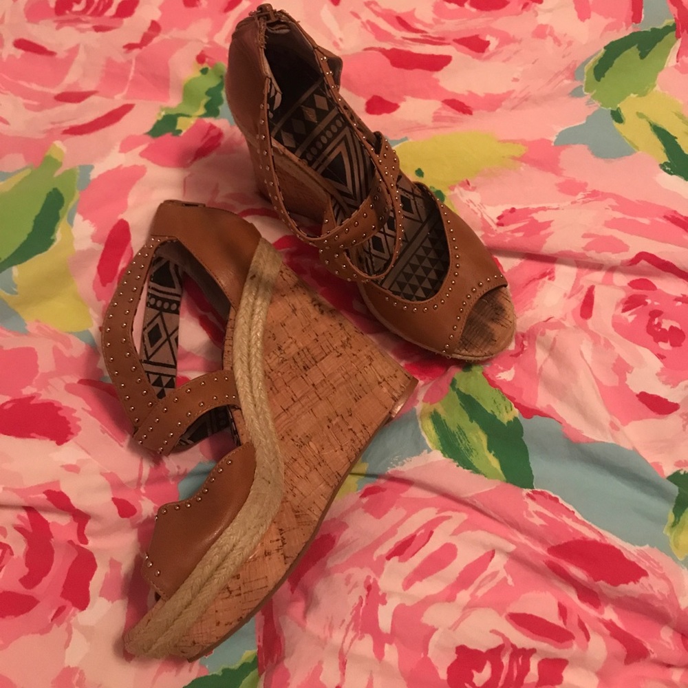 Brown Wedges